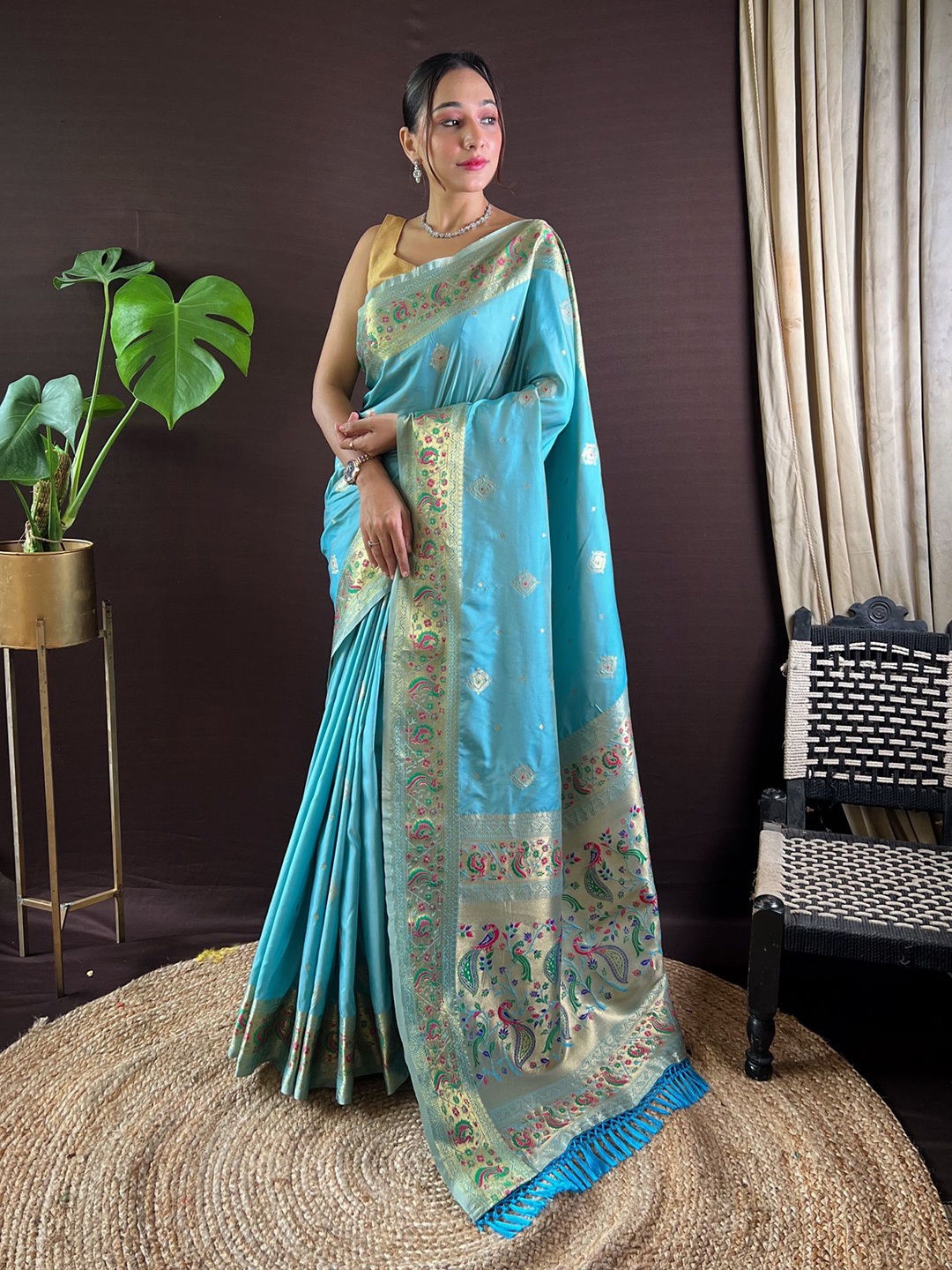 

Divyadham Textiles Women Ethnic Motifs Pure Silk Paithani Saree, Turquoise blue