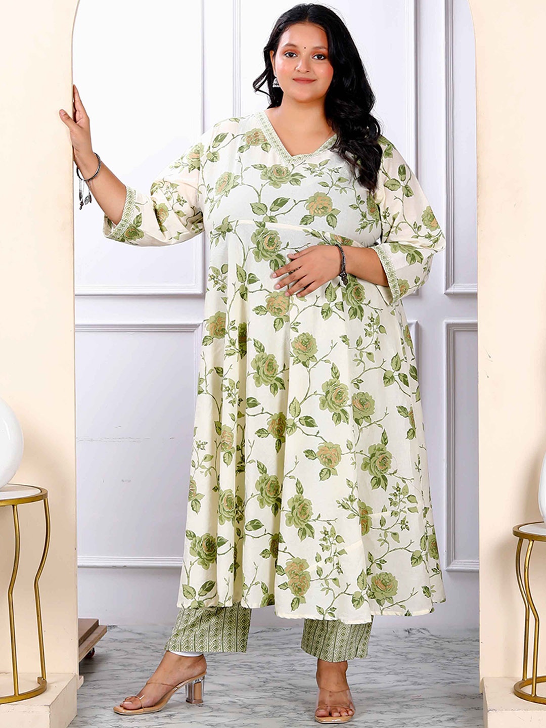 

MIRAVAN Plus Size Floral Printed V-Neck Pure Cotton Anarkali Kurta with Trousers, White