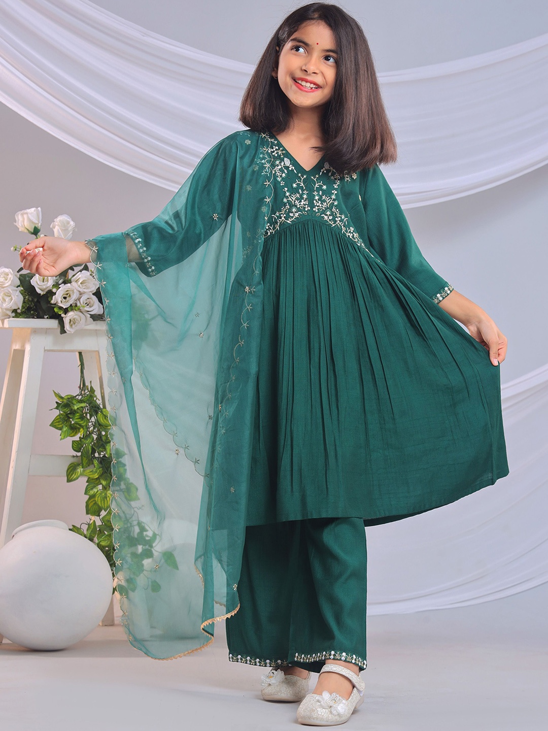 

misbis Girls Floral Embroidered V-Neck Sequinned Anarkali Kurta with Palazzo & Dupatta, Green