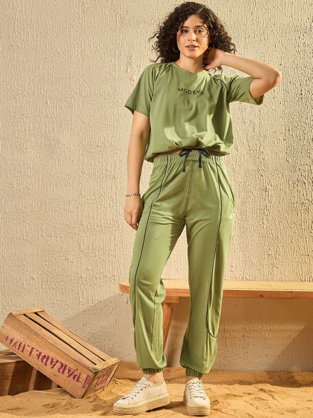 

Modeve Crop T-Shirt & Jogger, Green