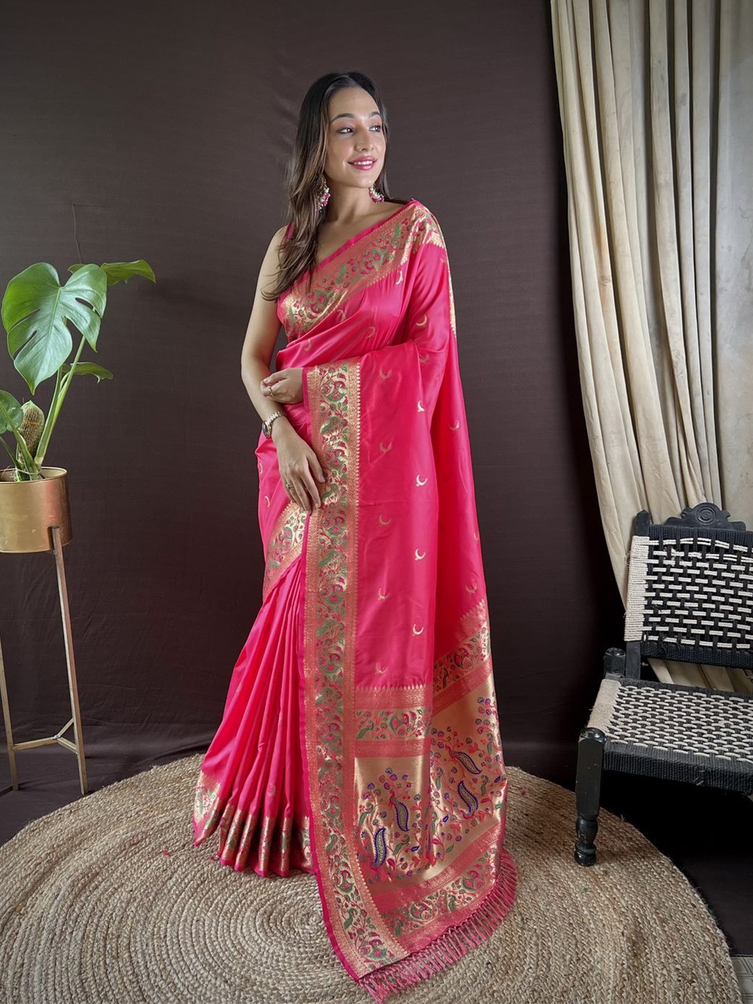 

Divyadham Textiles Ethnic Motifs Zari Pure Silk Paithani Saree, Pink