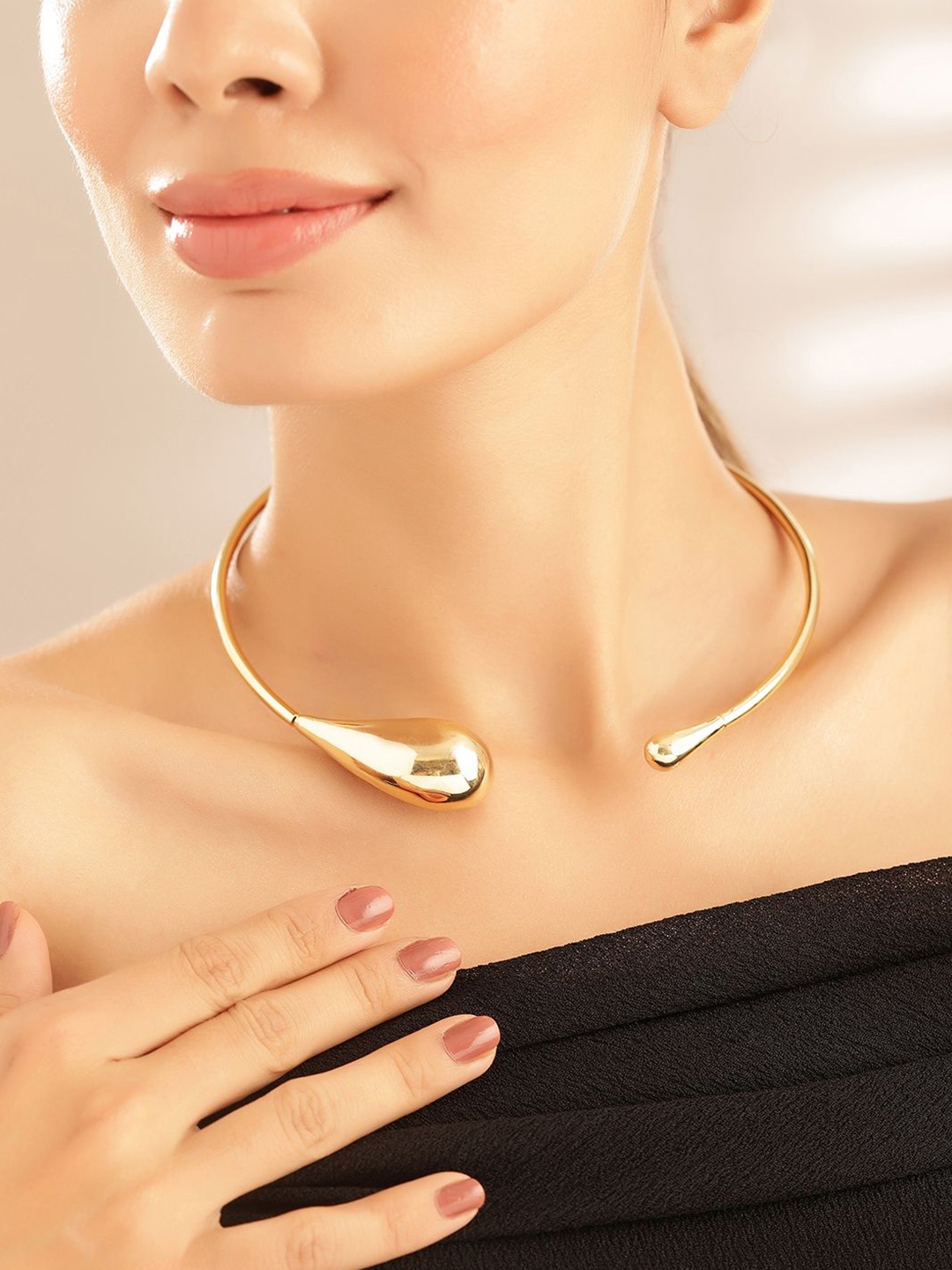 

Priyaasi Gold-Plated Choker Necklace