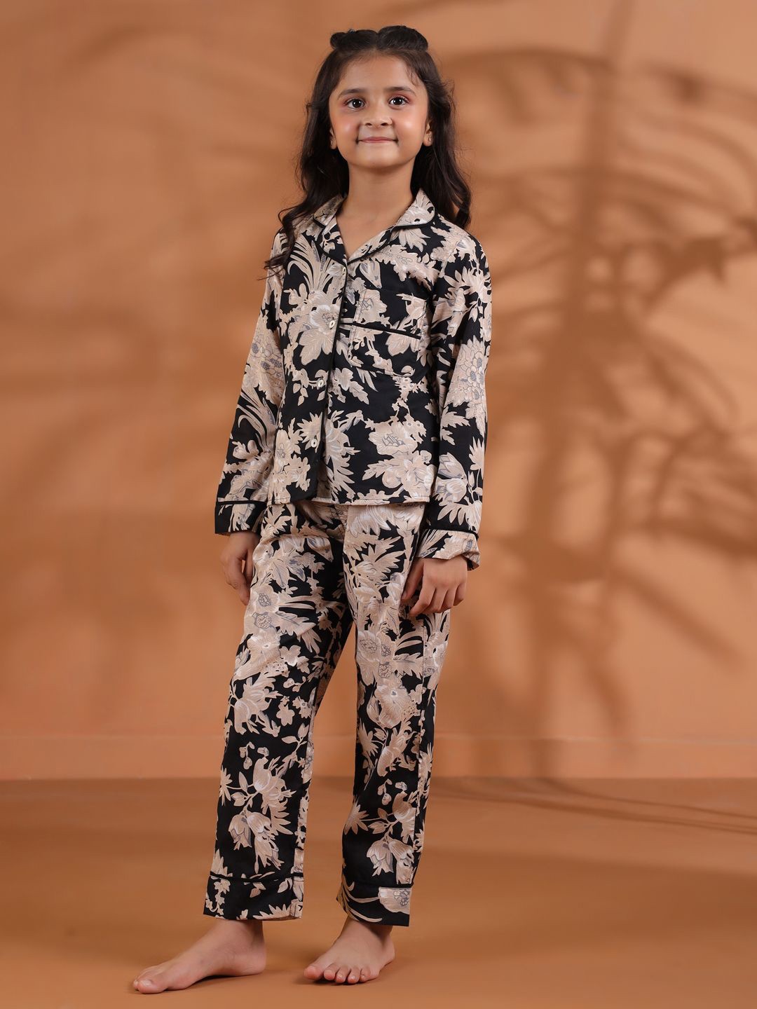 

SANSKRUTIHOMES Girls Floral Printed Pure Cotton Shirt Collar Night suit, Black