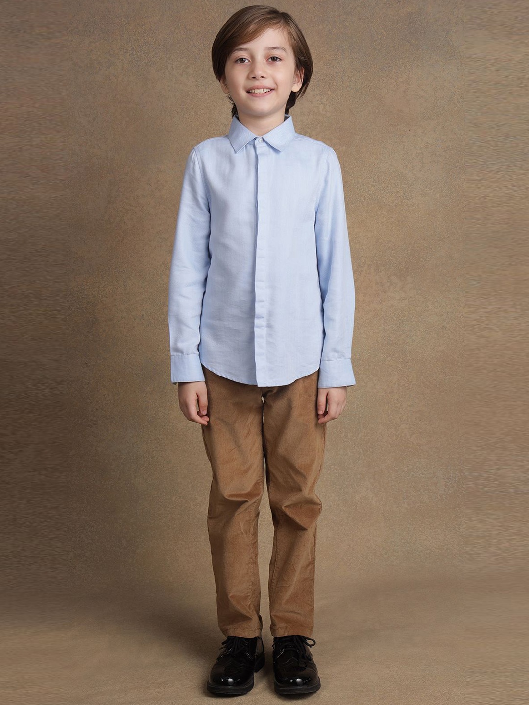 

One Friday Boys Comfort Spread Collar Solid Cotton Formal Shirt, Blue