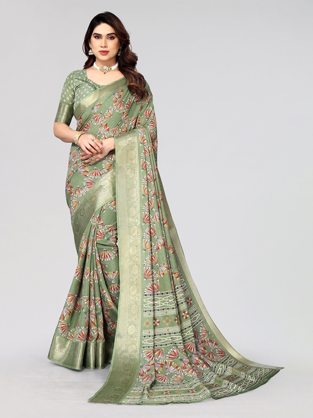 

VIRICA Floral Zari Saree, Green