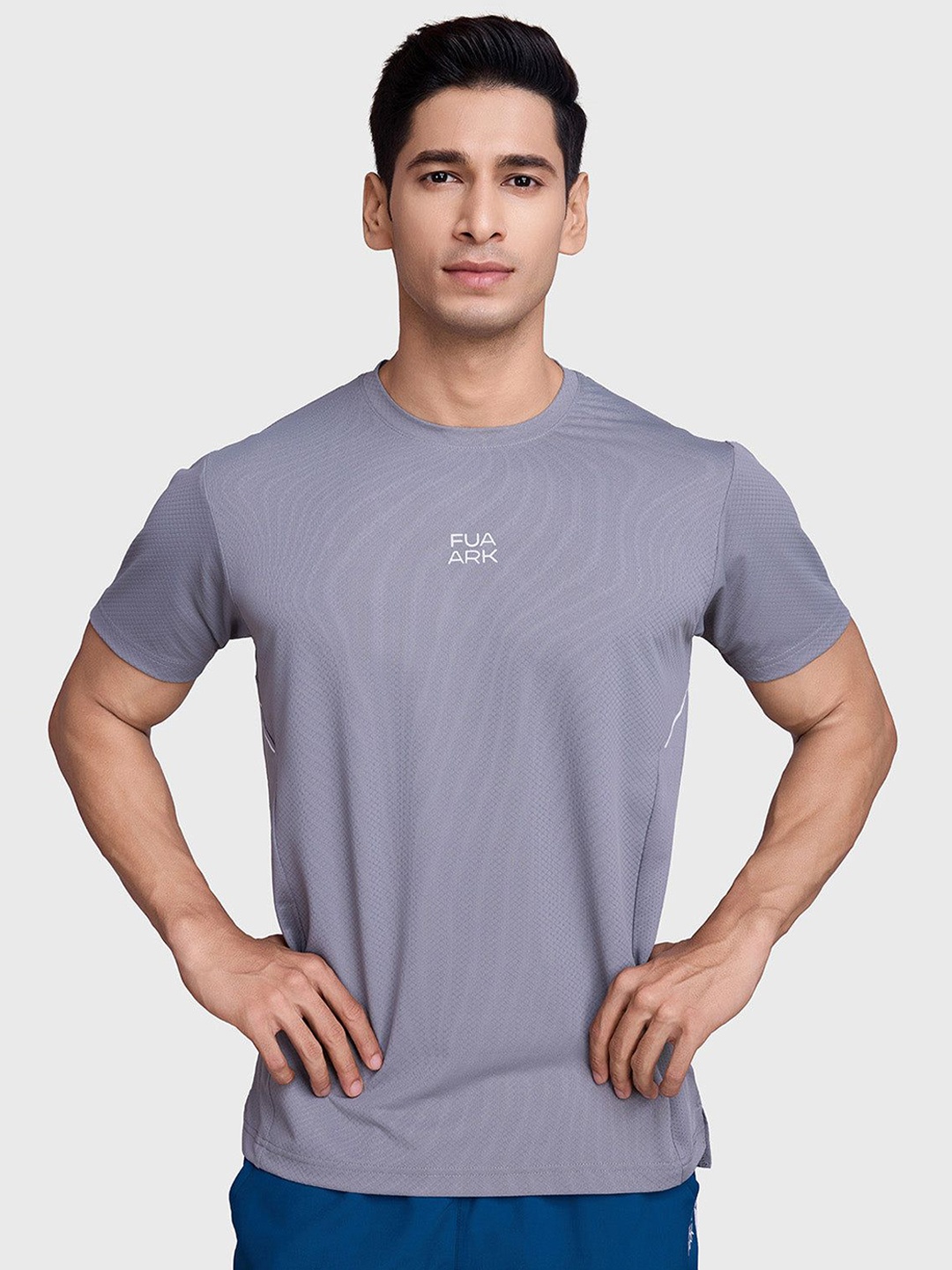 

FUAARK Men Moisture Wicking Solid Round Neck T-shirt, Grey