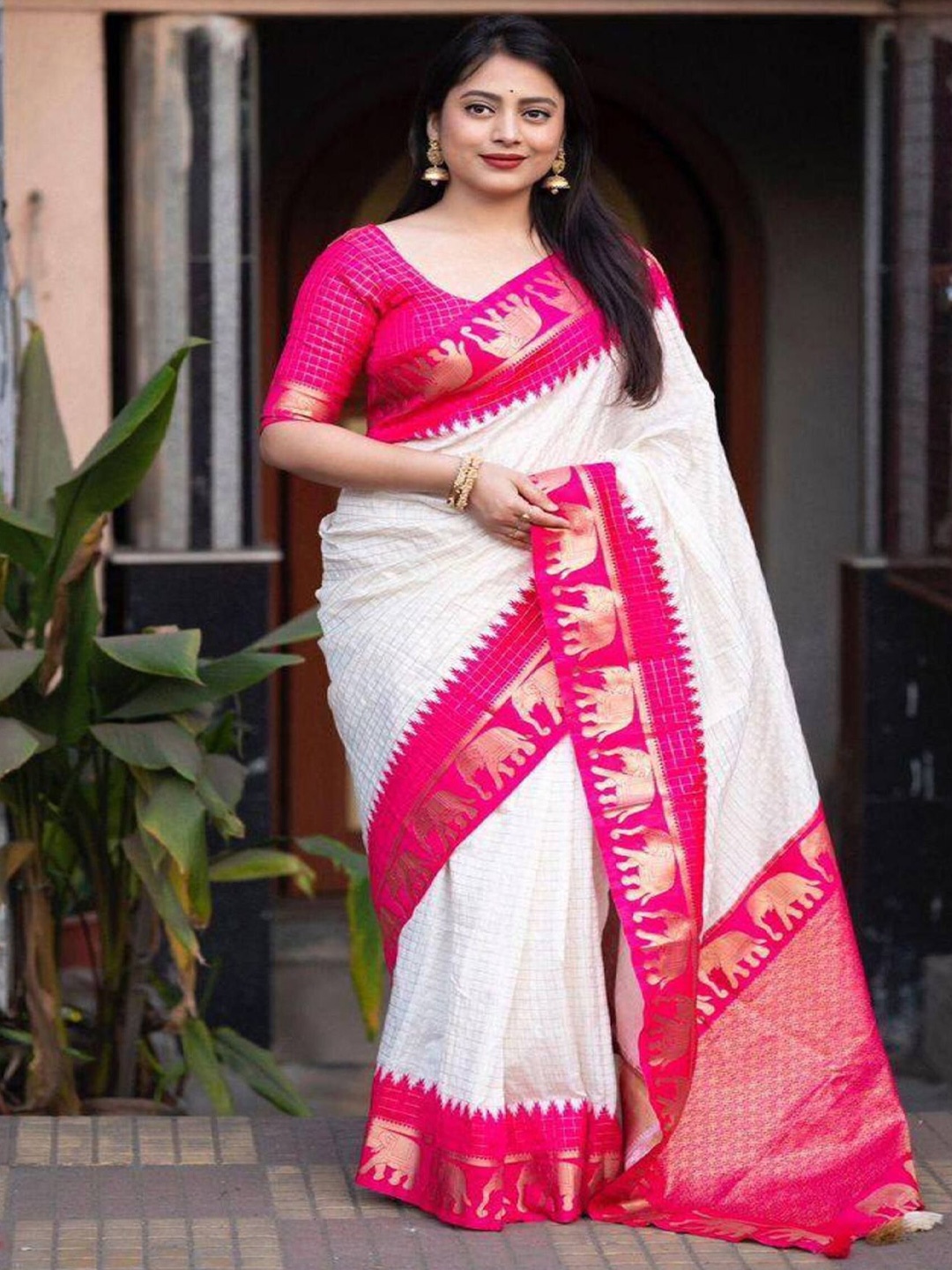 

Sanwariya Silk Checked Zari Kanjeevaram Saree, Pink