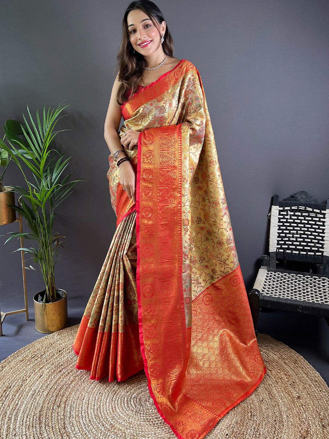 

HEER FASHION Ethnic Motifs Zari Dharmavaram Saree, Gold