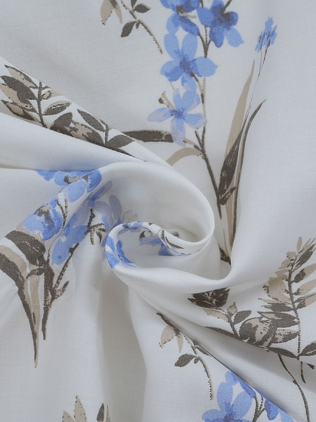 

MASPAR Eclectic Garden Blue Printed 300TC Pure Cotton Double King Bedsheet Set