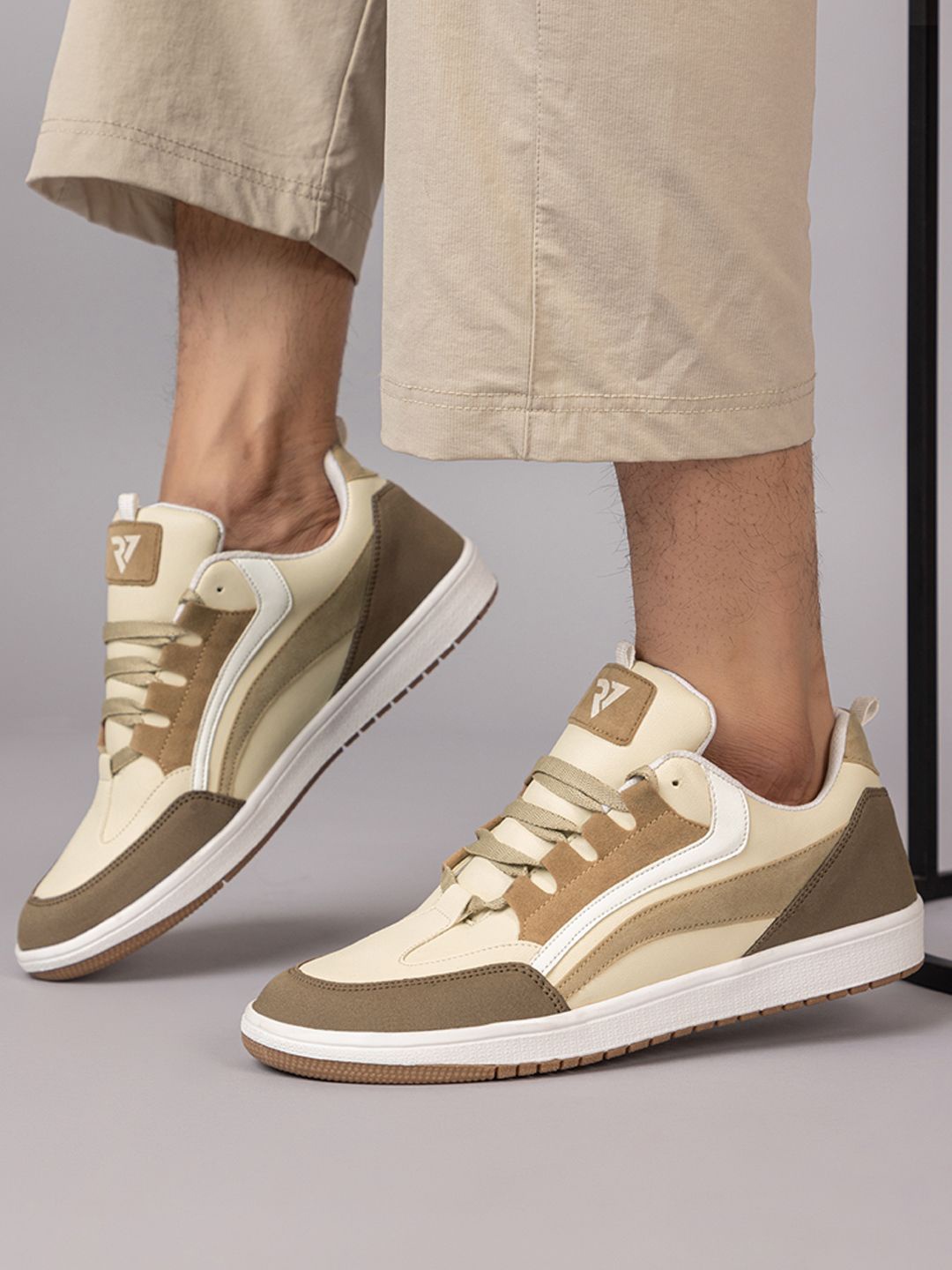 

RUN SEVEN Men PU Sneakers, Beige