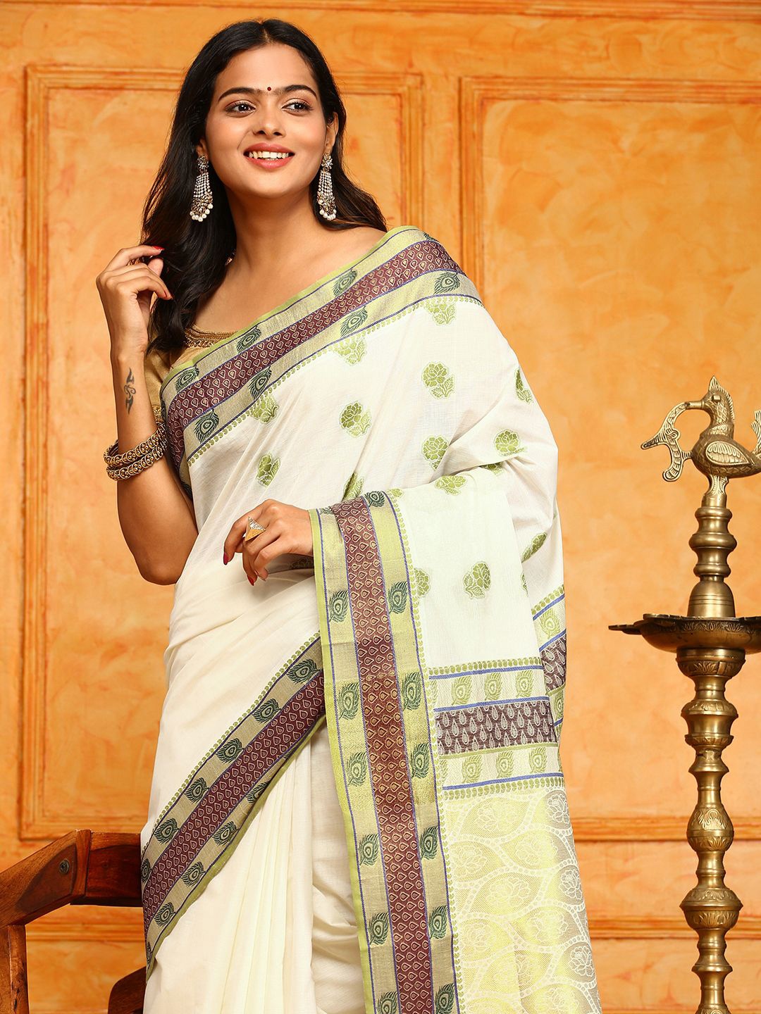 

Ramraj Ethnic Motifs Zari Pure Cotton Saree, Cream