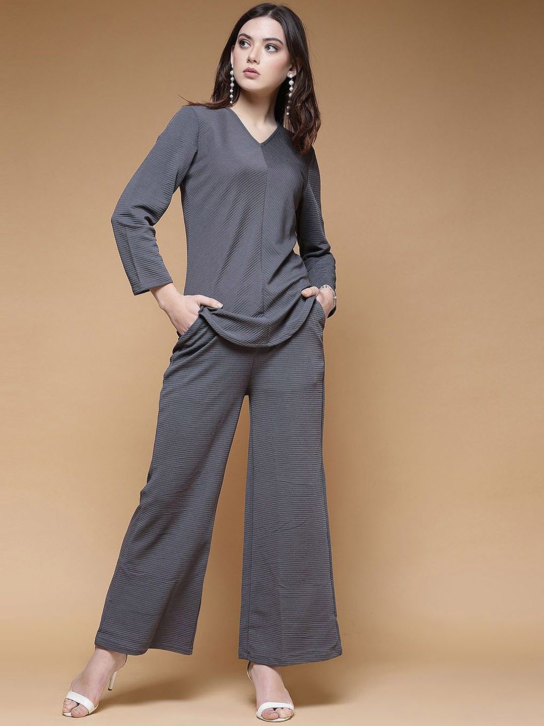 

Ekta Textiles V-Neck Top With Trousers, Grey