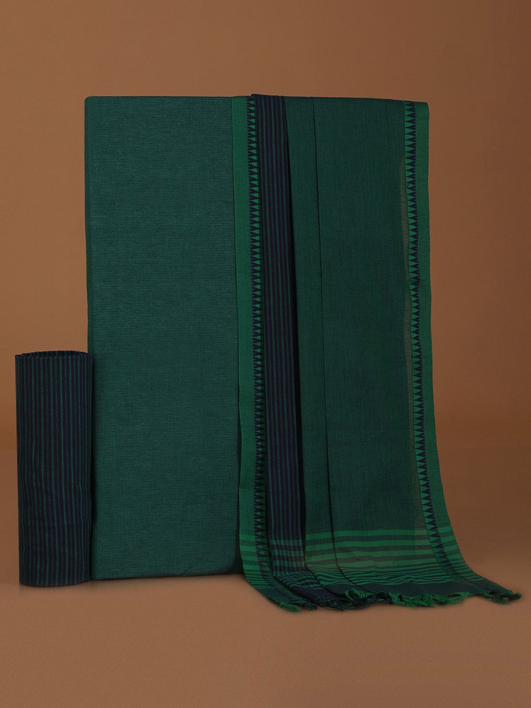 

Taneira Geometric Woven Design Pure Cotton Unstitched Dress Material, Green