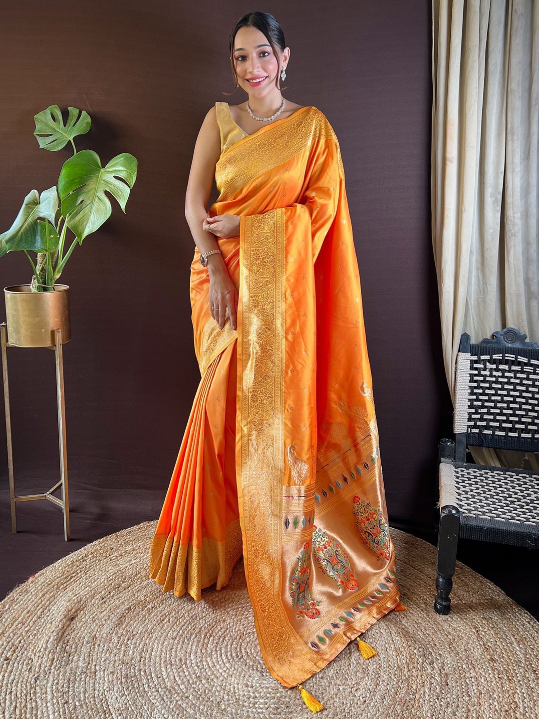 

Divyadham Textiles Woven Design Zari Pure Silk Paithani Saree, Mustard