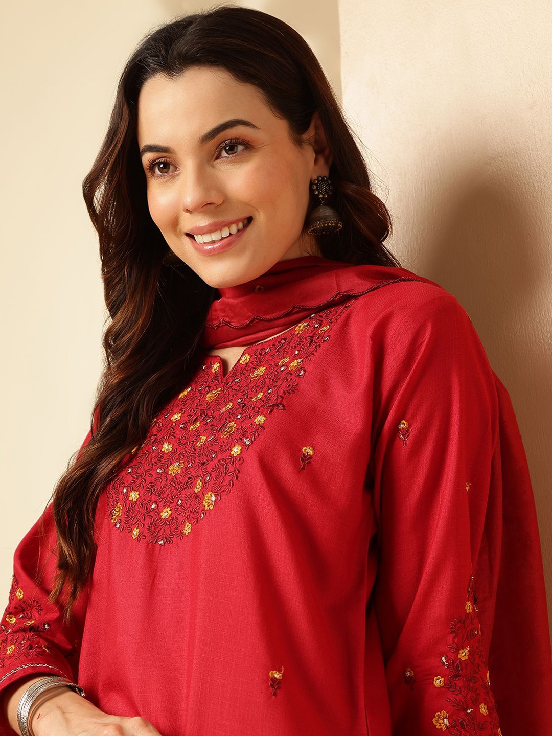 

Anouk Floral Embroidered Regular Thread Work Straight Kurta with Trousers & Dupatta, Maroon