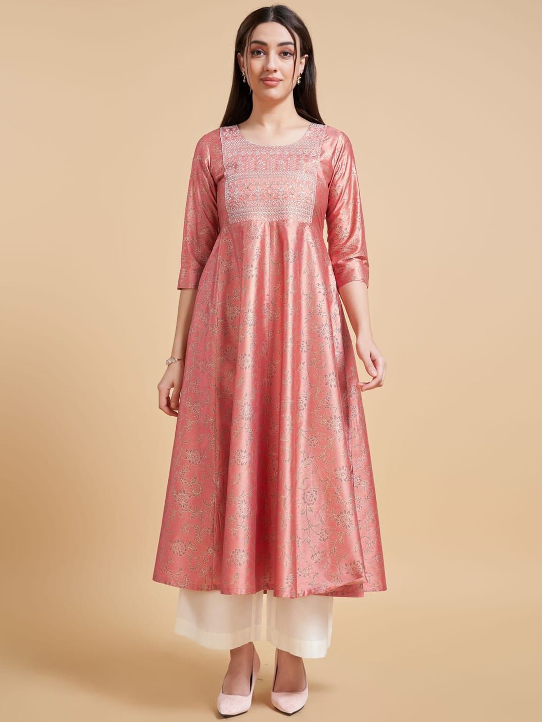 

Suha Floral Embroidered Round Neck Zari Detailed Flared Anarkali Kurta, Pink