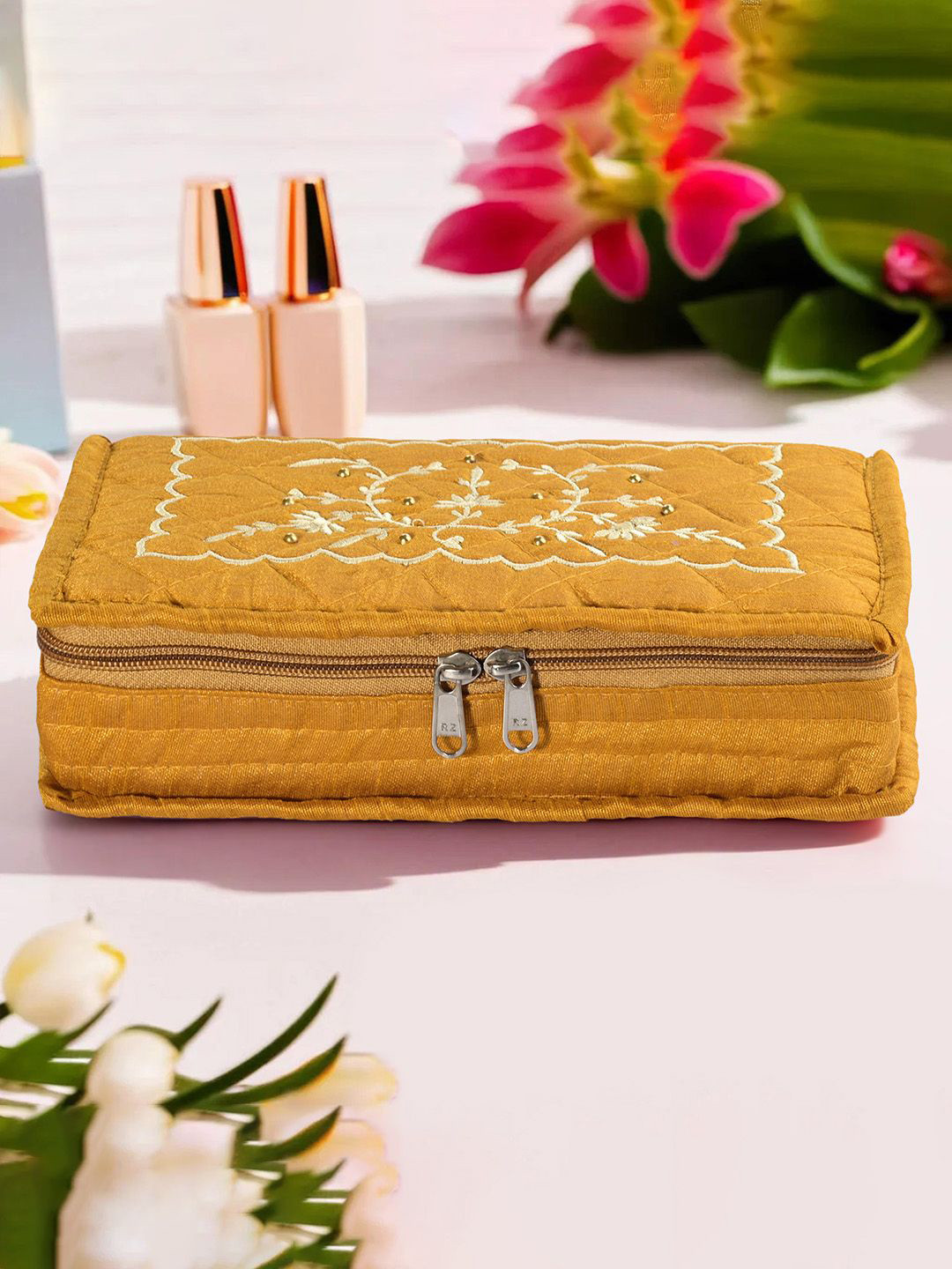 

Kuber Industries Yellow & White Embroidered Jewellery Organisers
