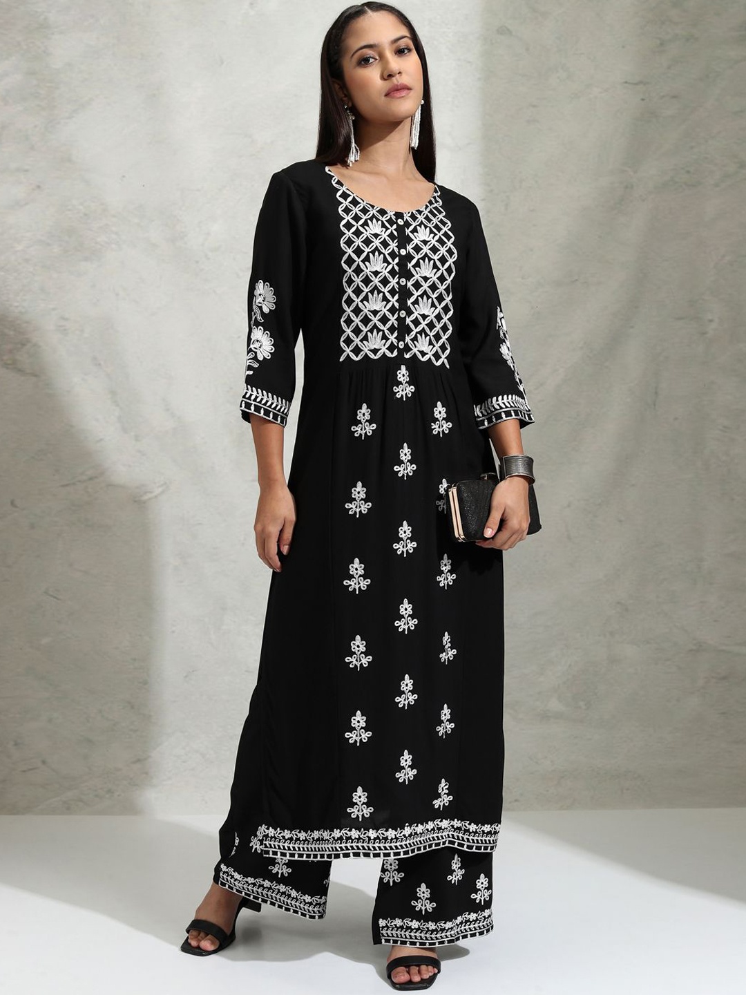 

Vishudh Black Floral Embroidered Straight Kurta with Palazzo