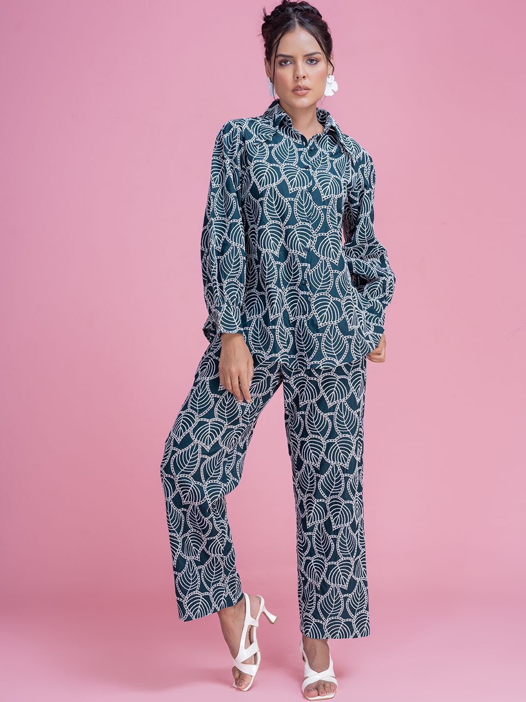 

Lounge Dreams Embroidered Pure Cotton Schiffli Shirt & Trouser, Green