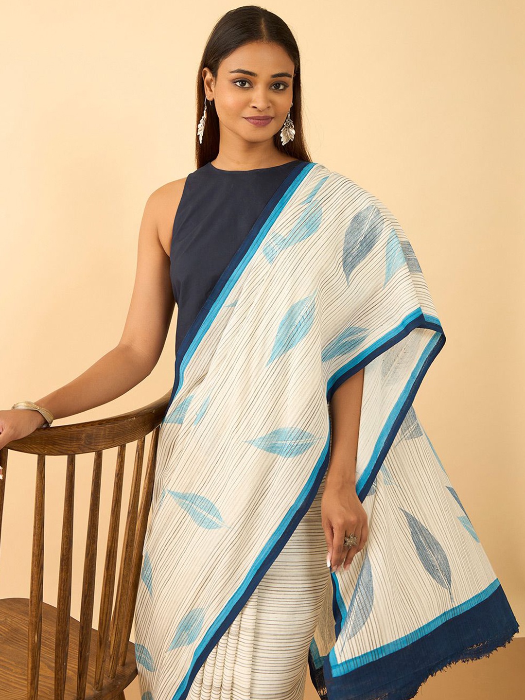 

Taneira Floral Printed Khadi Saree, Off white