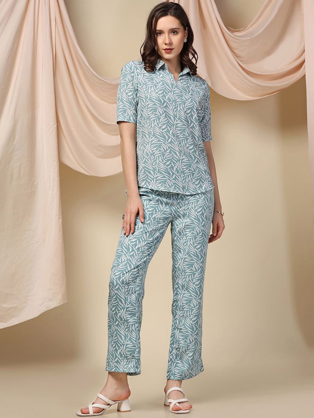 

BAESD Printed Short Sleeves Top & Trousers, Sea green