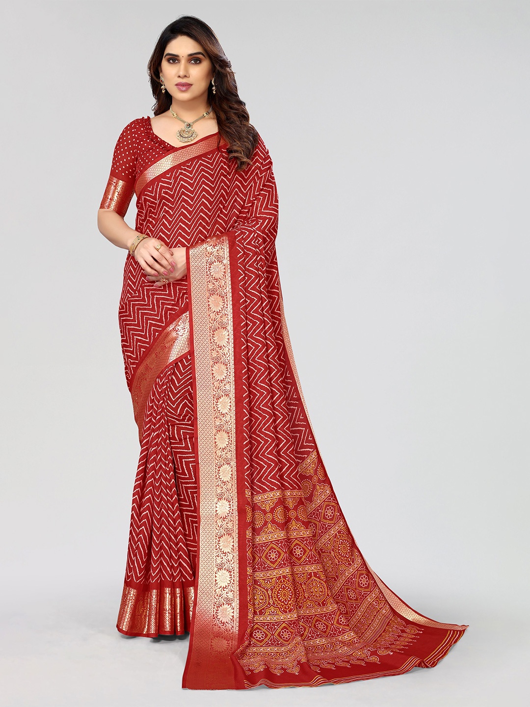 

VIRICA Woven Design Zari Saree With Blouse Piece, Red