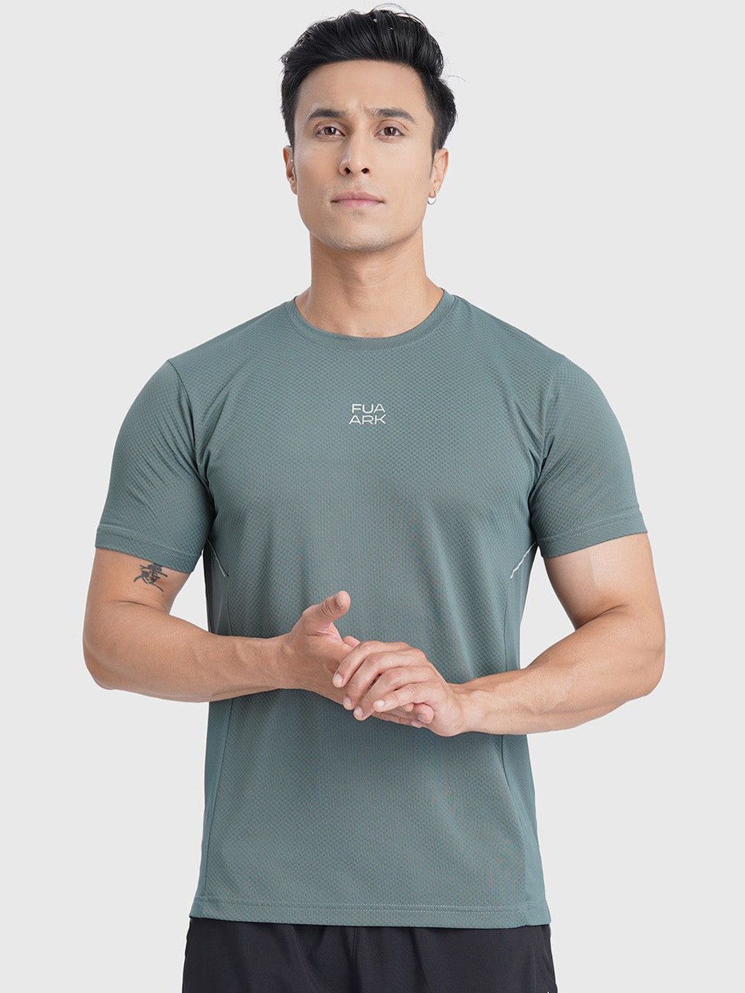 

FUAARK Men Moisture Wicking Solid Round Neck T-shirt, Green