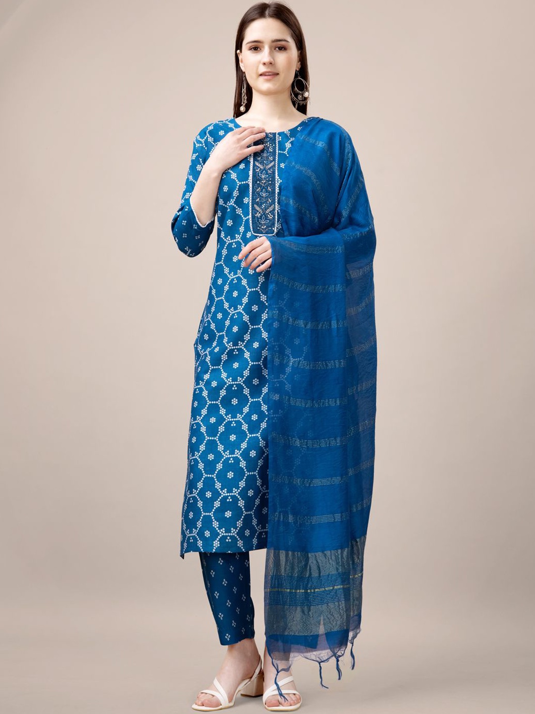 

Rujave Floral Printed Sequinned Straight Kurta With Trousers & Dupatta, Blue