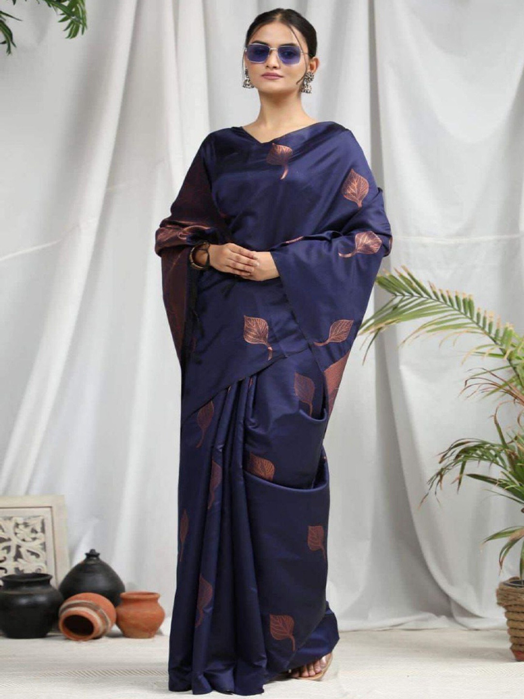 

Sanwariya Silkfloral print Zari woven design Kanjeevaram Saree, Blue