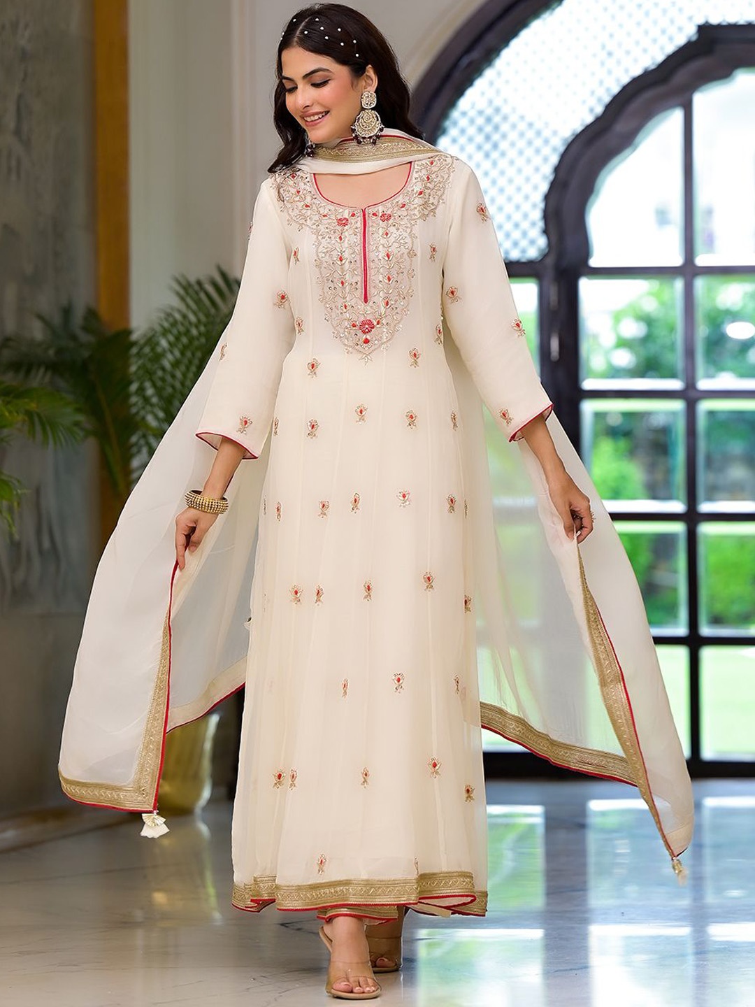 

Divena Ethnic Motifs Embroidered Regular Zardozi Anarkali Kurta with Trousers & Dupatta, Off white