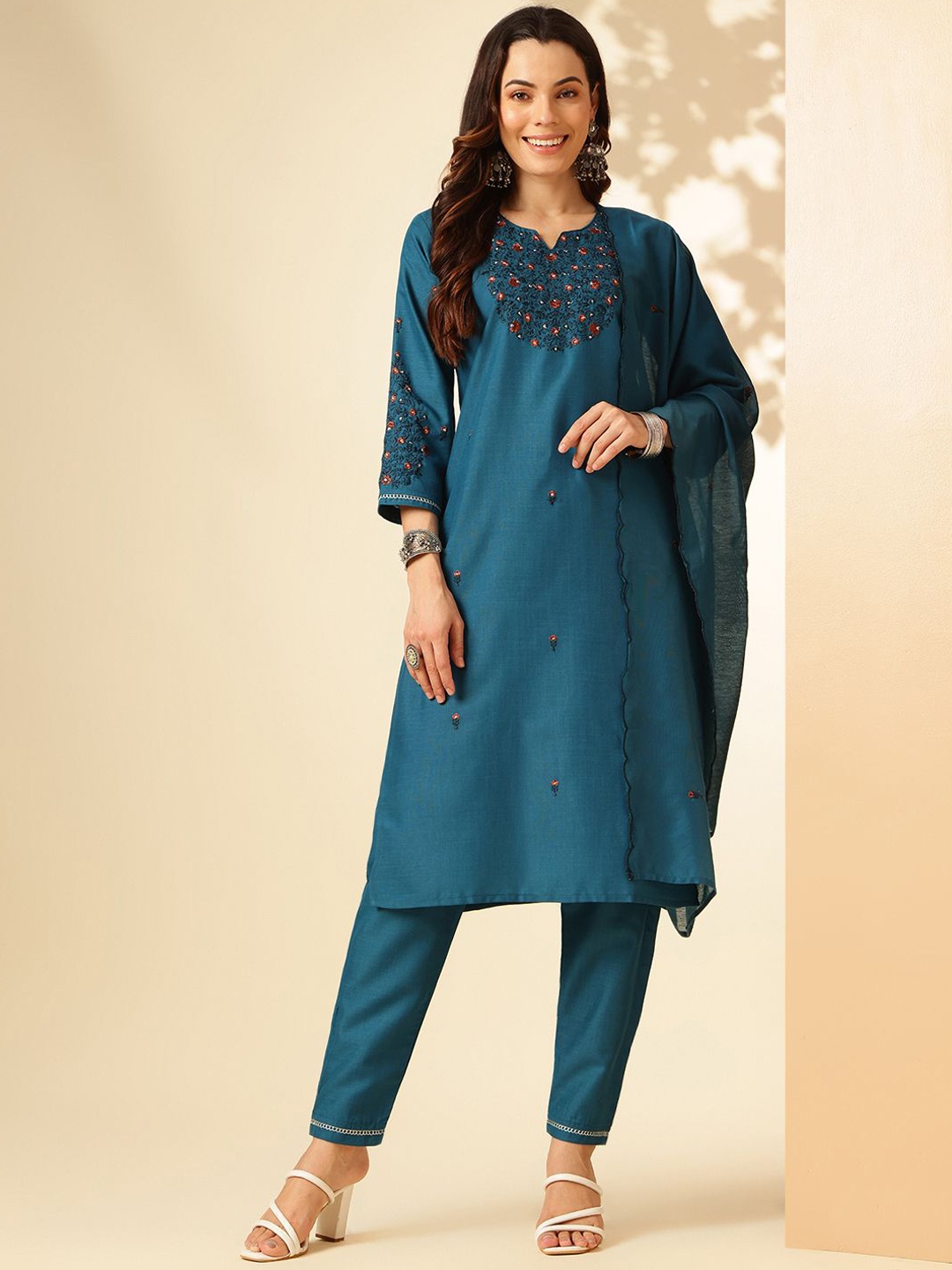 

Anouk Floral Embroidered Regular Thread Work Straight Kurta with Trousers & Dupatta, Teal