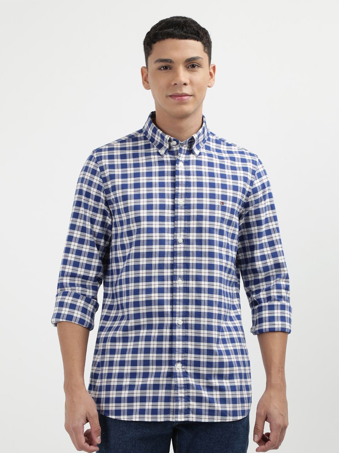

Tommy Hilfiger Men Spread Collar Tartan Checked Organic Cotton Casual Shirt, Maroon