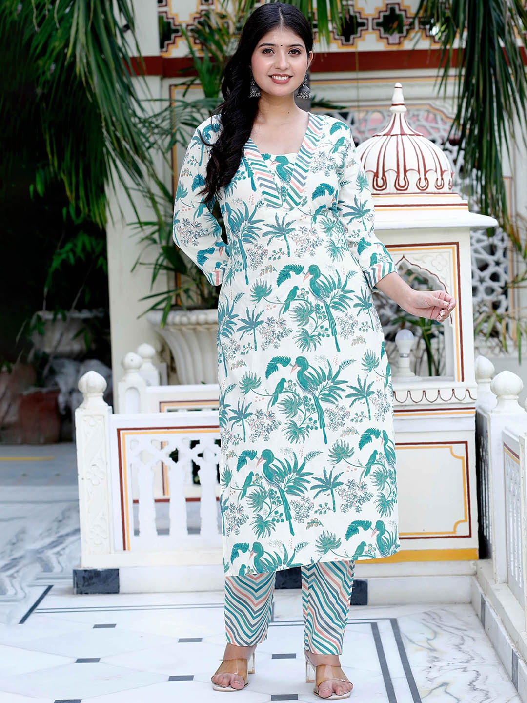

MIRAVAN Floral Printed V-Neck Pure Cotton Straight Kurta with Trousers, White