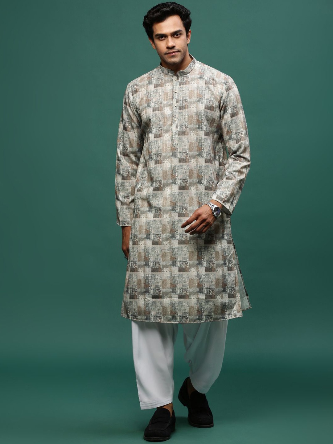 

Sangria Green Geometric Printed Mandarin Collar Straight Kurta With Patiala
