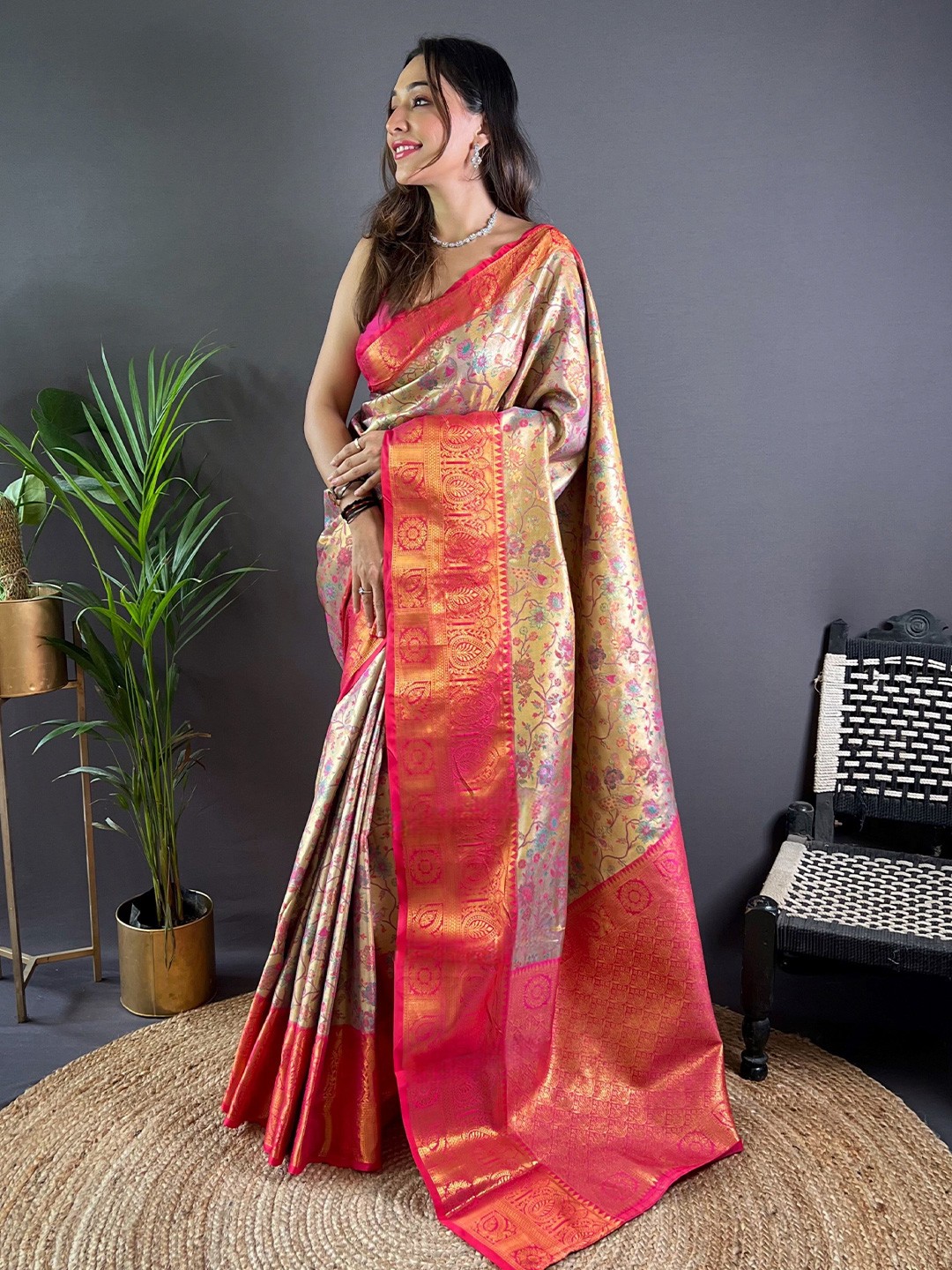 

HEER FASHION Ethnic Motifs Zari Dharmavaram Saree, Gold