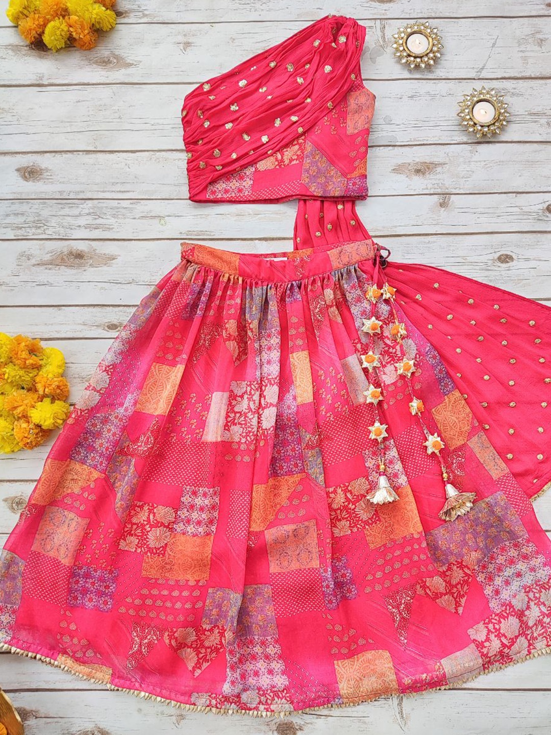 

LABEL KANUPRIYA Girls Printed Ready to Wear Lehenga & Blouse With Dupatta, Pink