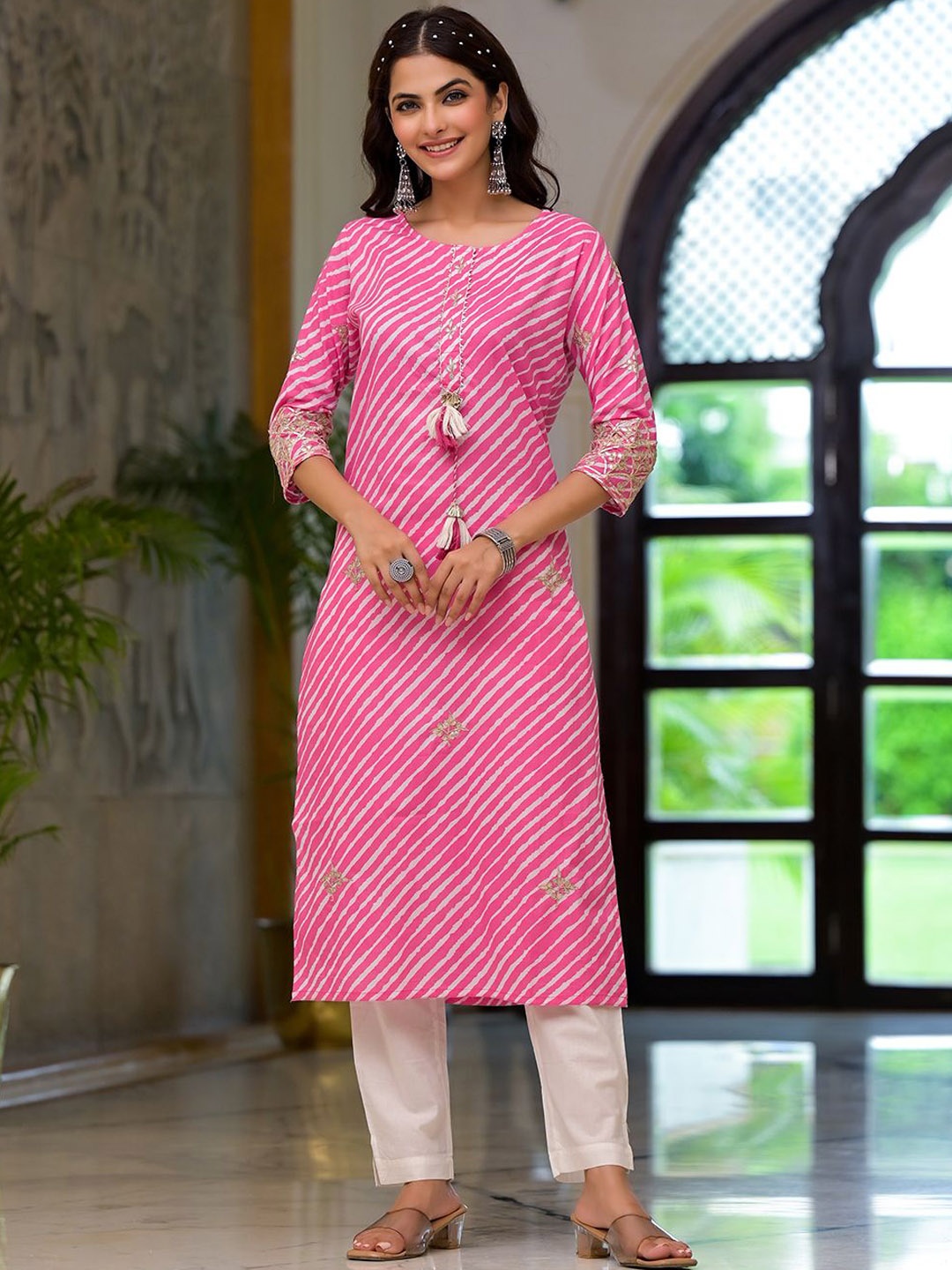 

Divena Leheriya Printed Round Neck Pure Cotton Straight Kurta, Pink