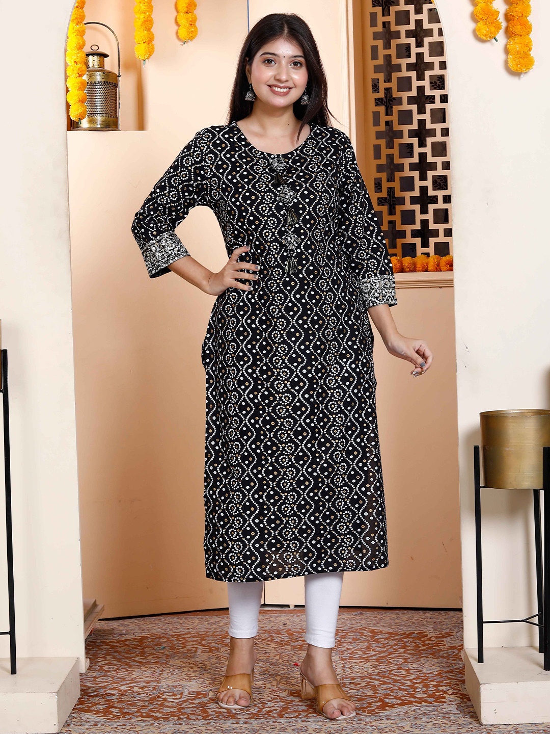 

MIRAVAN Bandhani Printed Straight Kurta, Black