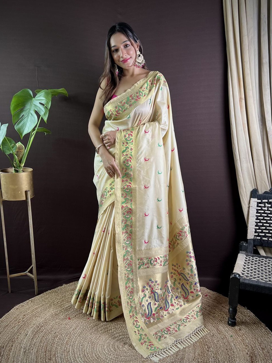 

Divyadham Textiles Woven Design Zari Pure Silk Paithani Saree, Beige