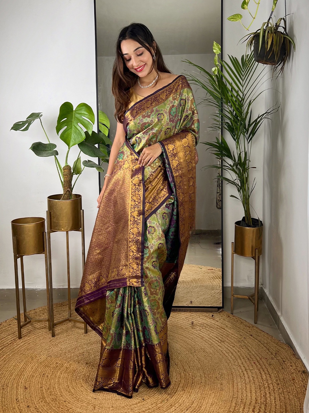 

HEER FASHION Woven Design Zari Dharmavaram Saree, Green