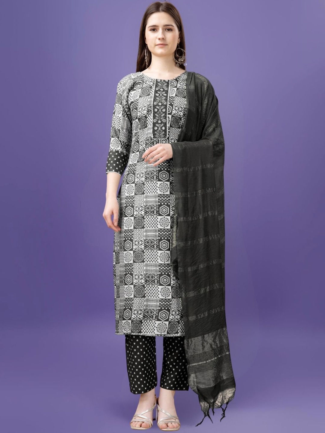 

MAGMINA Geometric Printed Thread Work Straight Kurta With Trousers & Dupatta, Black