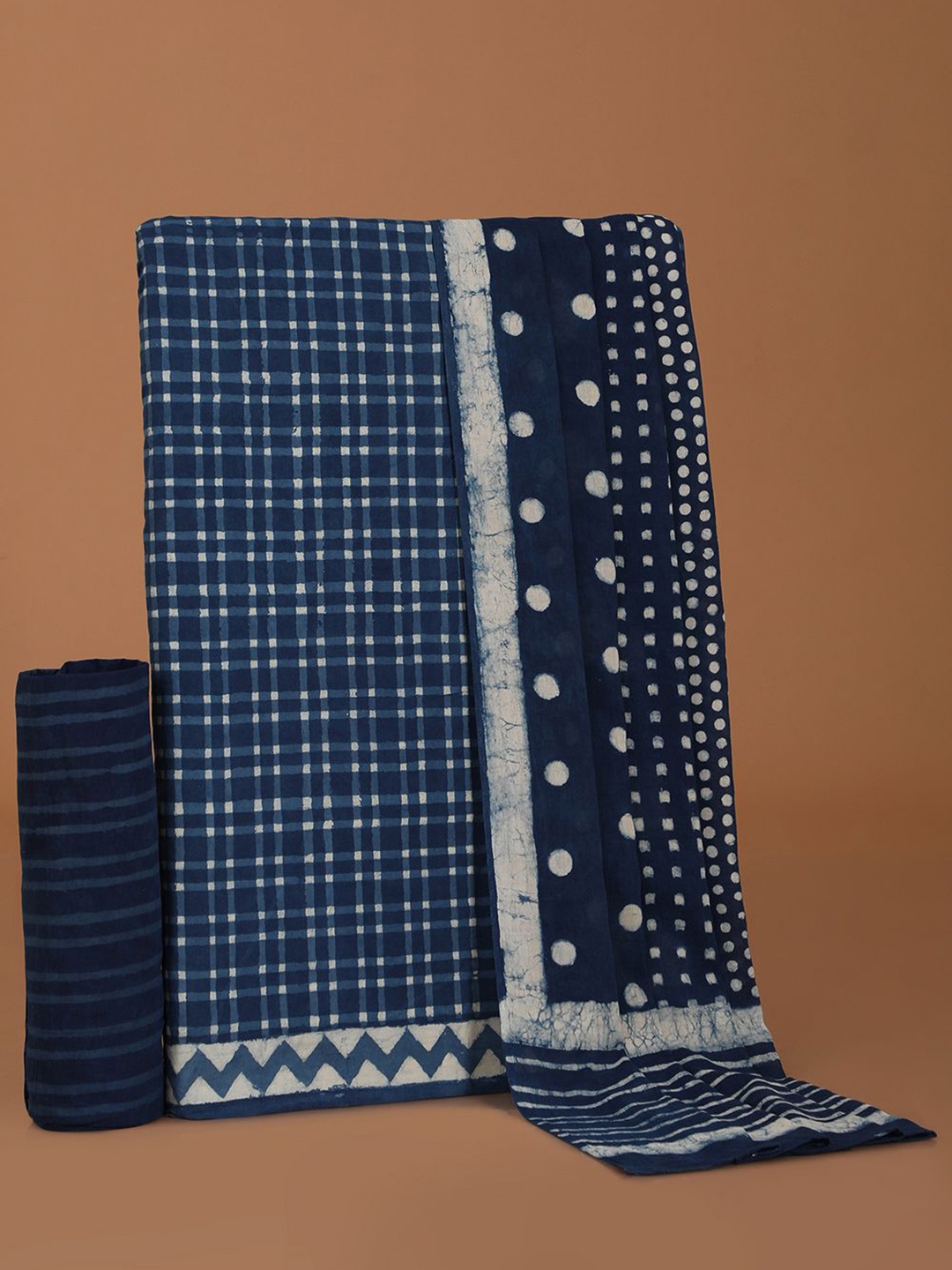 

Taneira Dyed Pure Cotton Unstitched Dress Material, Blue
