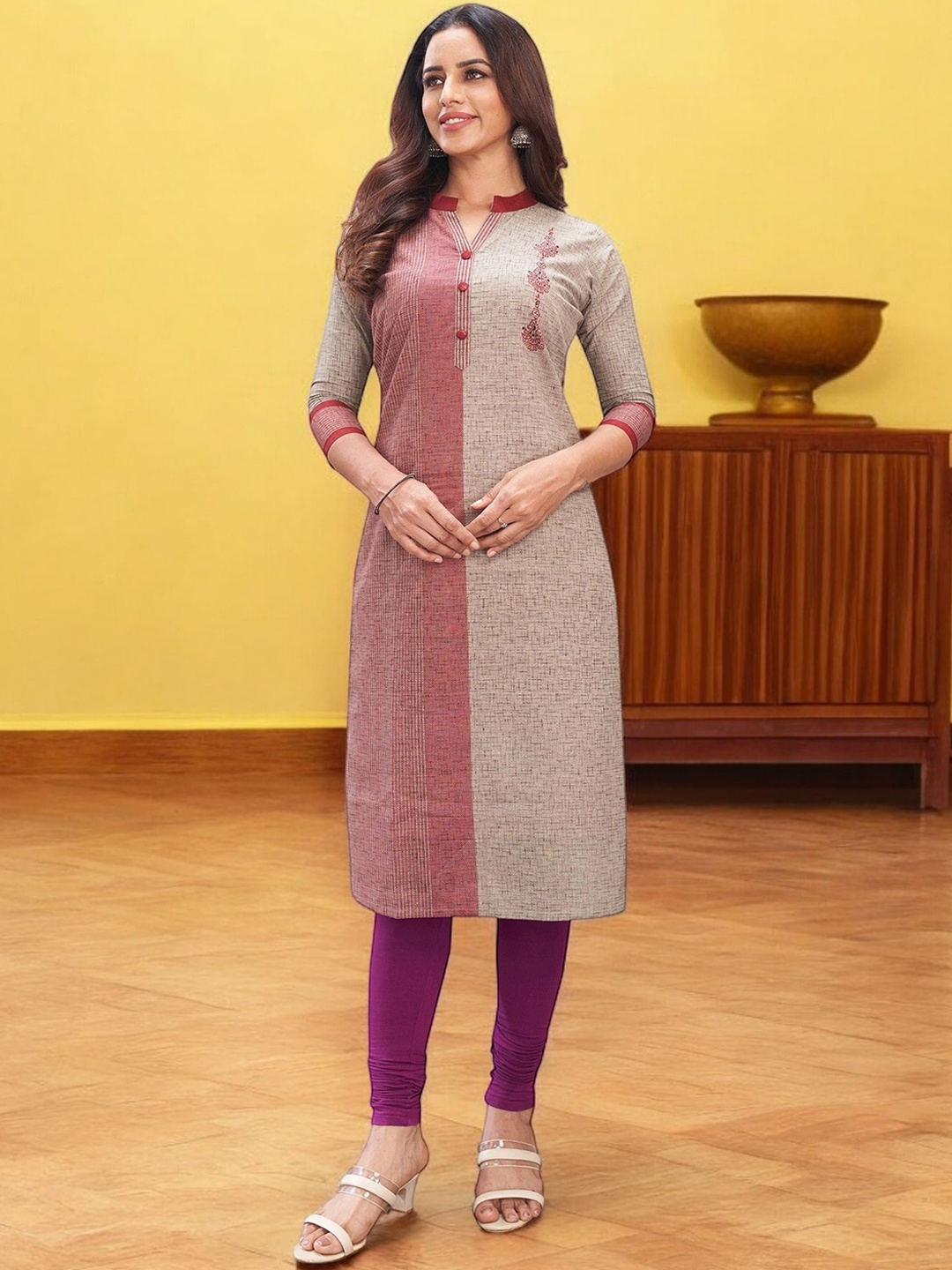 

Jevi Prints Colourblocked Mandarin Collar Three-Quarter Sleeves Cotton Straight Kurta, Grey melange