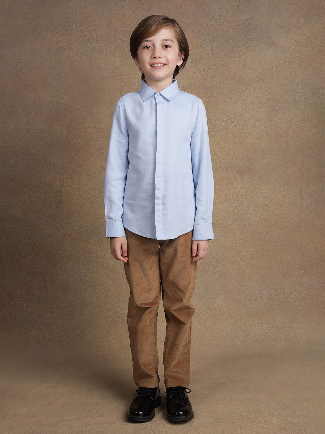 

One Friday Boys Comfort Spread Collar Solid Cotton Formal Shirt, Blue