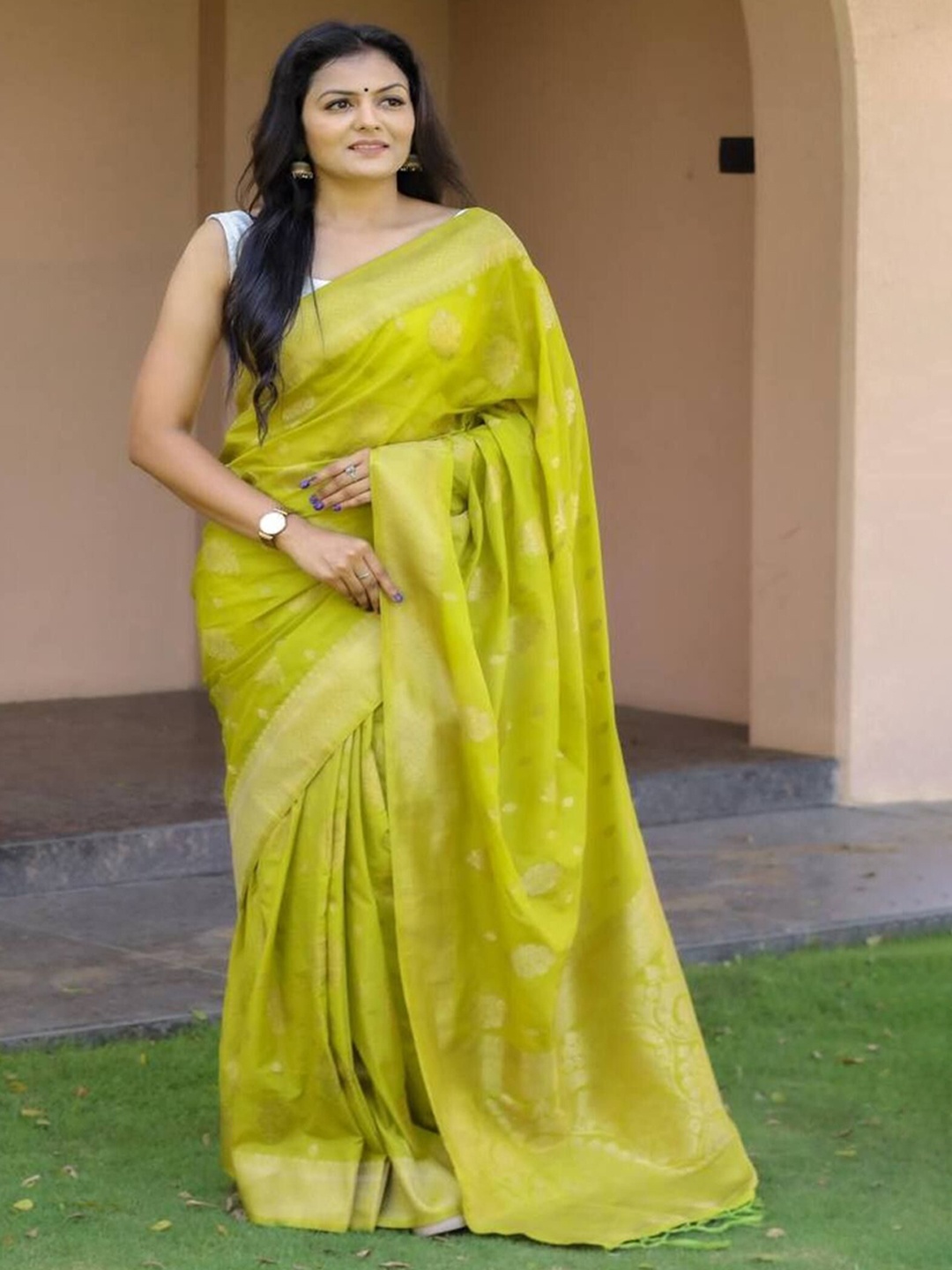 

SANJANA SILK Ethnic Motifs Zari Kanjeevaram Saree, Green