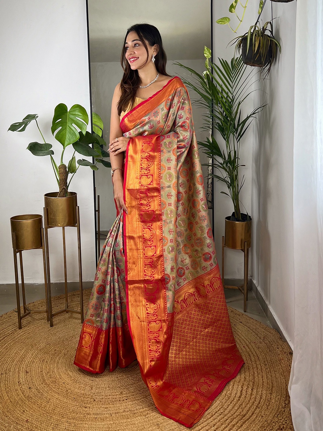 

HEER FASHION Ethnic Motifs Zari Silk Blend Dharmavaram Saree, Beige
