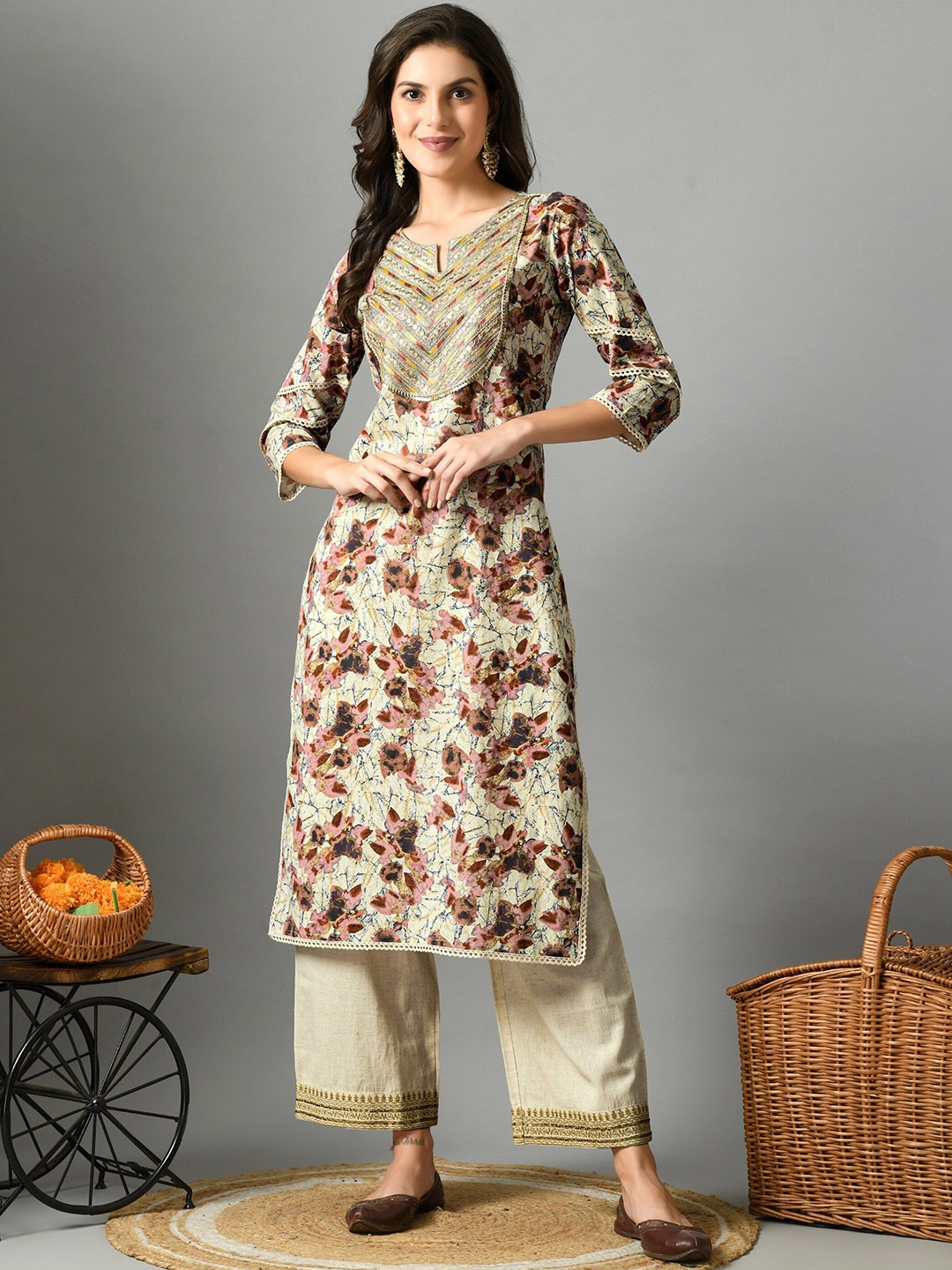 

Sangria White & Maroon Floral Printed Notch Neck Pure Cotton Straight Kurta With Palazzos