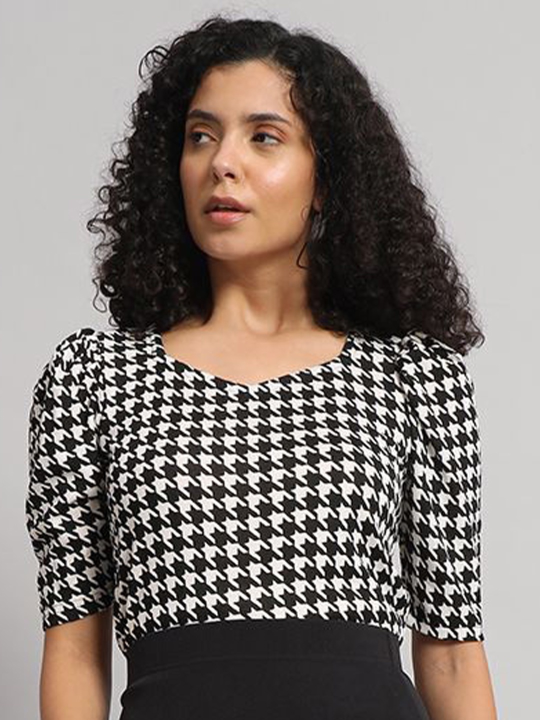 

Dream Beauty Fashion Women Abstract Printed Sweetheart Neck Top, Black