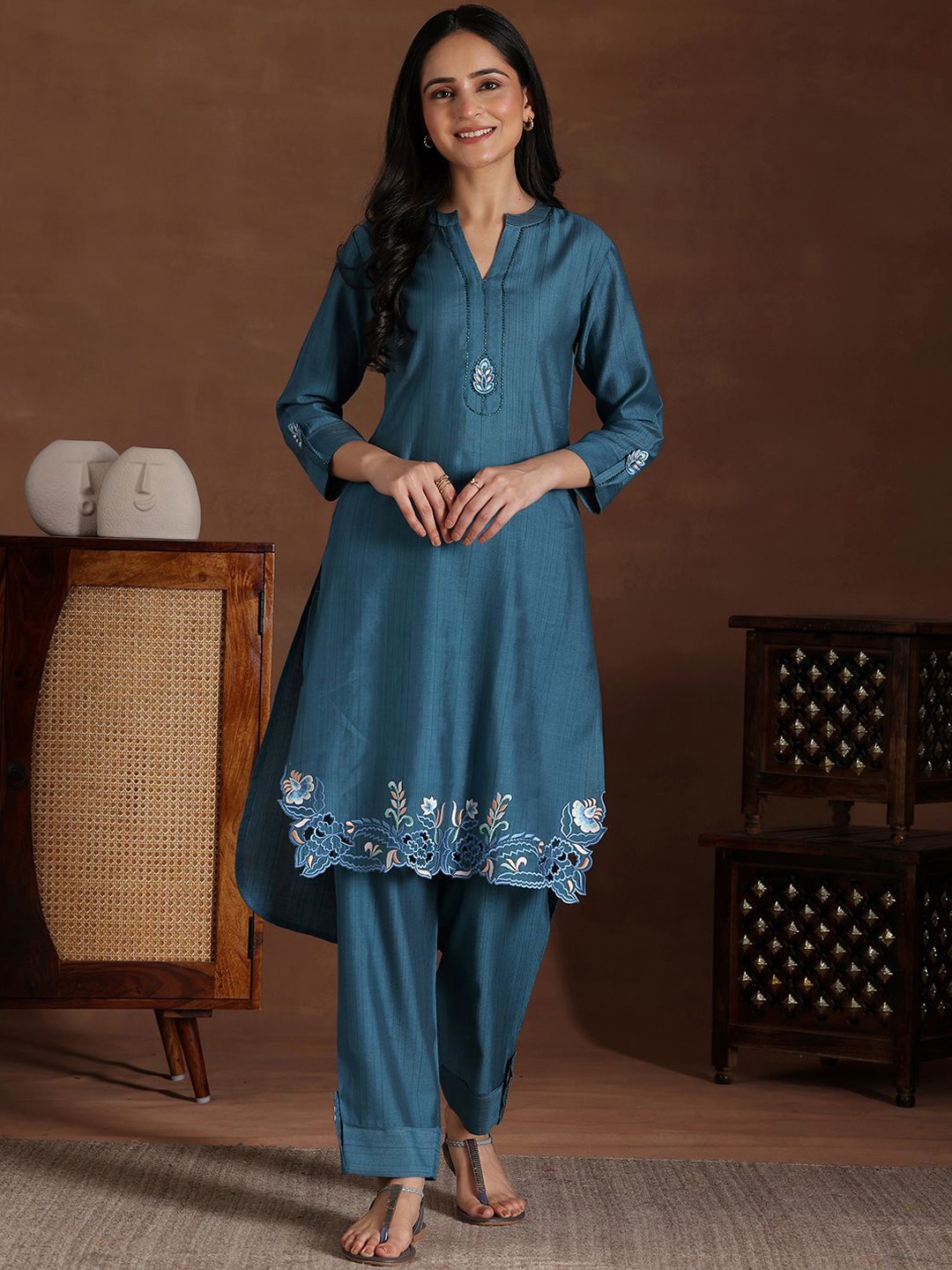 

Libas Floral Embroidered Mandarin Collar Roll-Up Sleeves A-Line Tunic & Palazzos, Blue