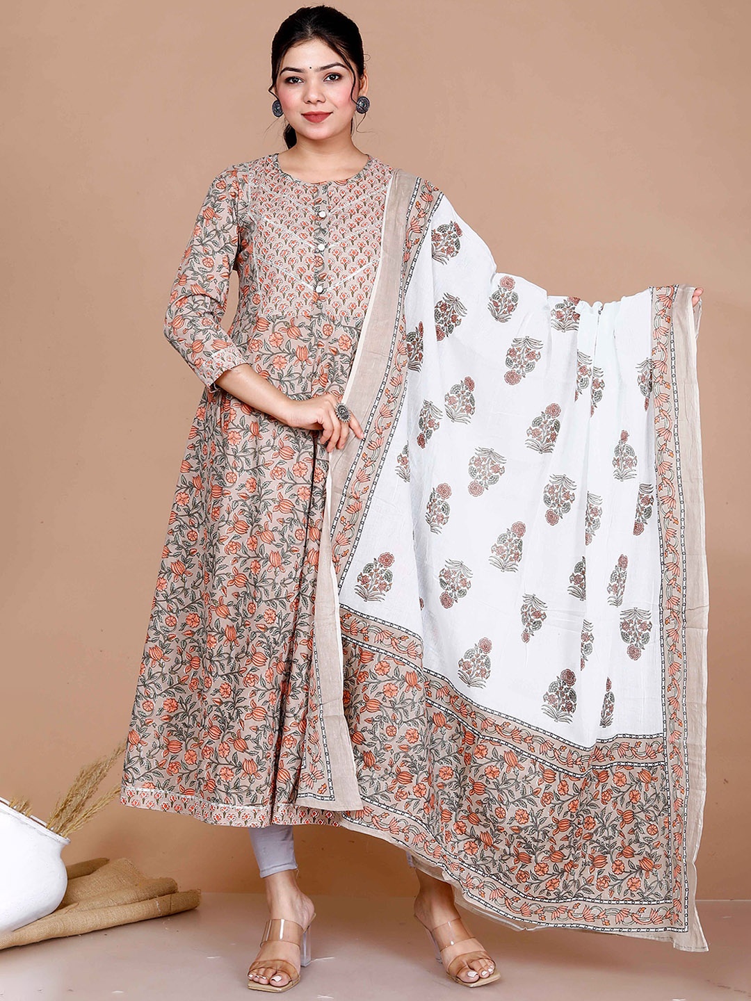 

MIRAVAN Floral Printed Cotton Anarkali Kurta Wit Dupatta, Brown